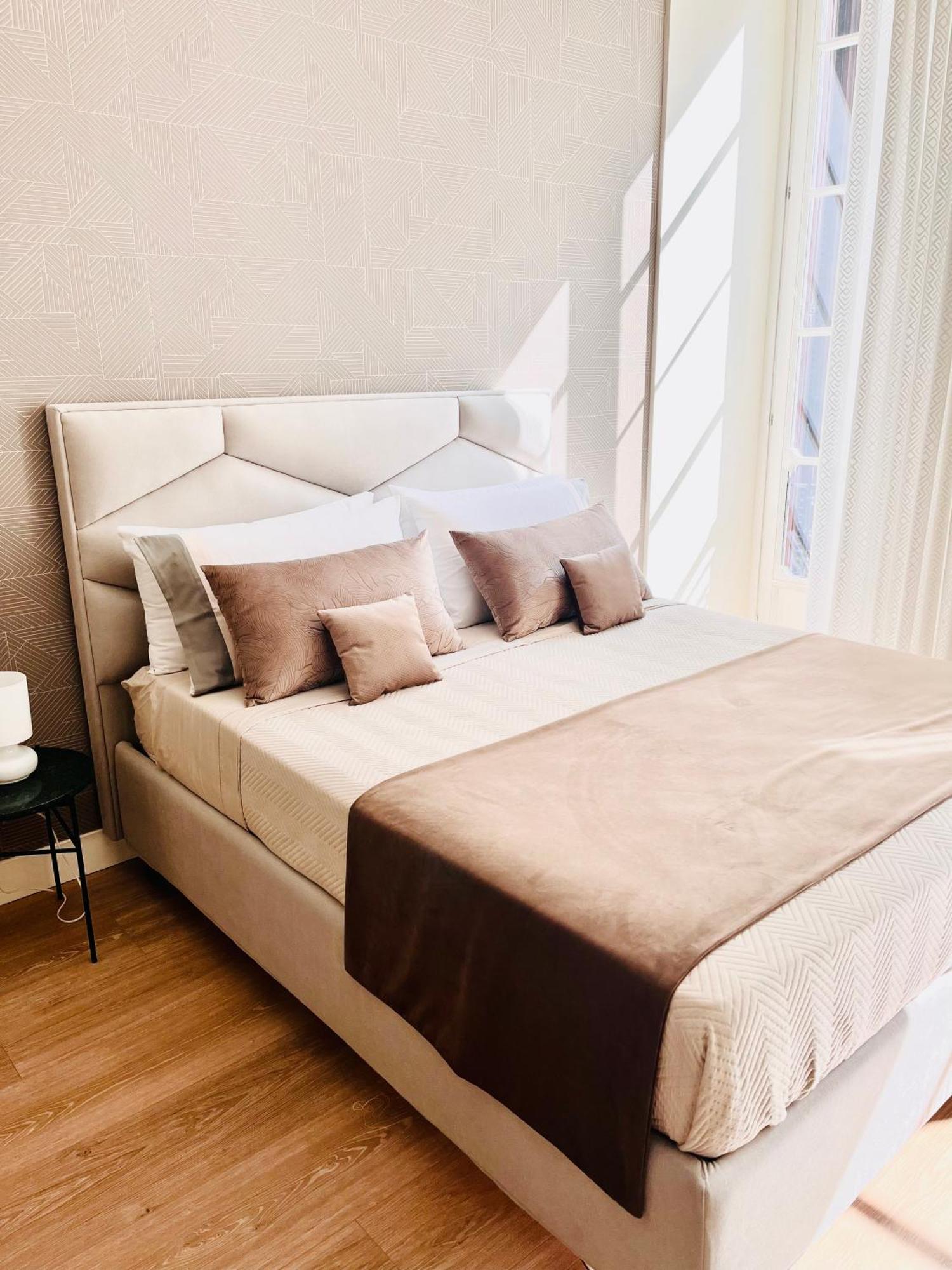 Piazza Amore Napoli Luxury Apartment Nel Cuore Di Napoli ภายนอก รูปภาพ